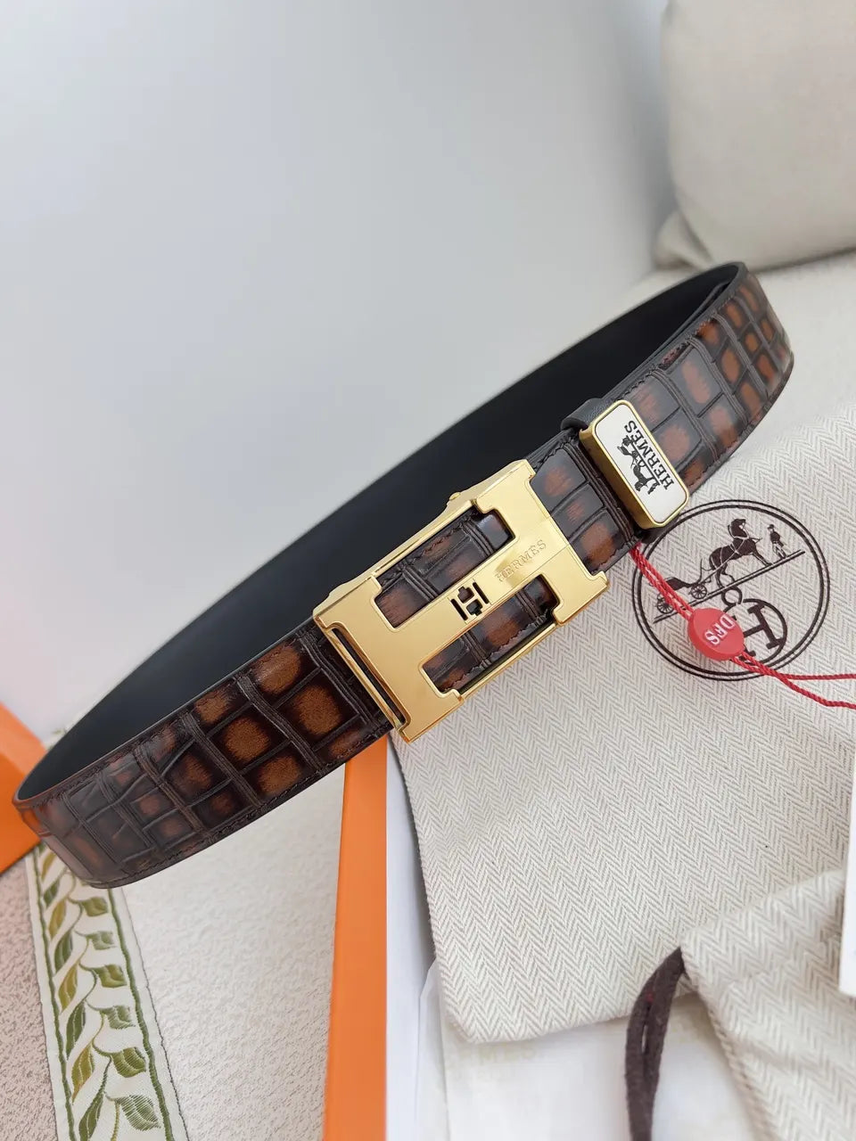 gold Hermes Brown Crocodile Belt - Hình 3