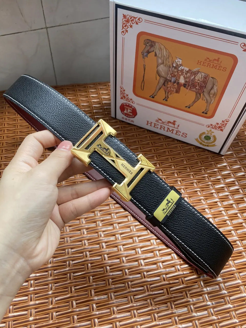 gold buckle Hermes Black Textured Leather Belt - Hình 2