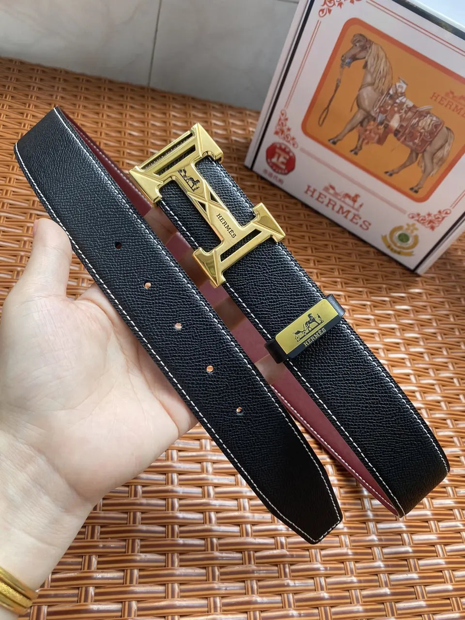 gold buckle Hermes Black Textured Leather Belt - Hình 3
