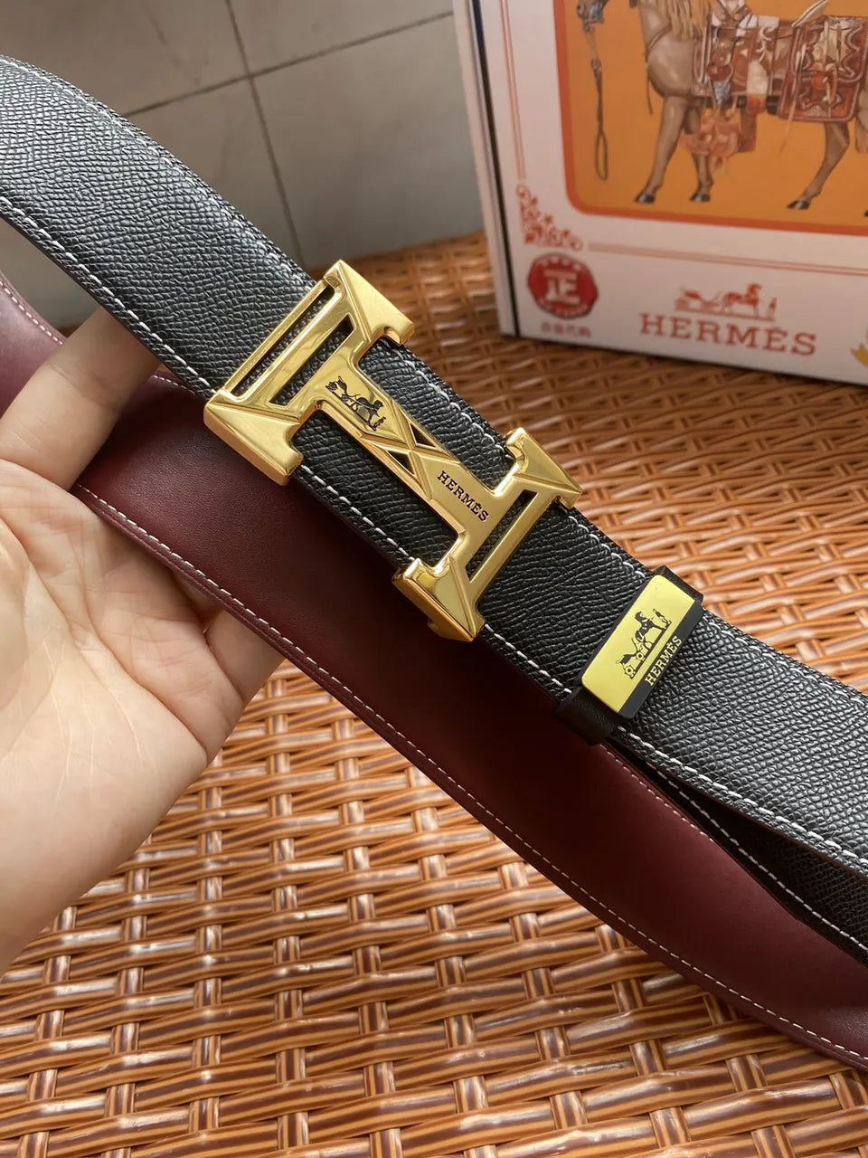 gold buckle Hermes Black Textured Leather Belt - Hình 4