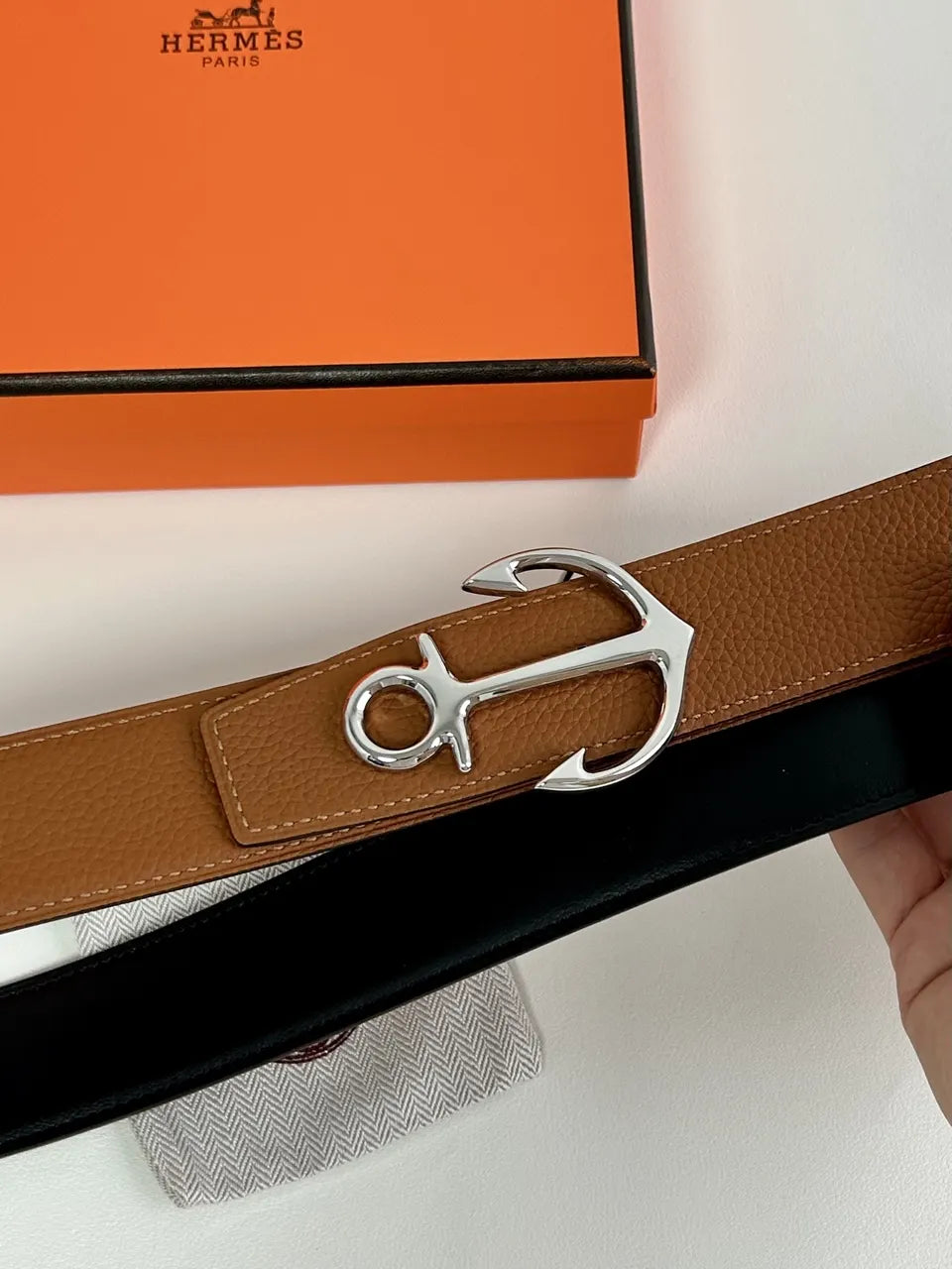 Hermes Brown Leather Anchor Buckle - Hình 3