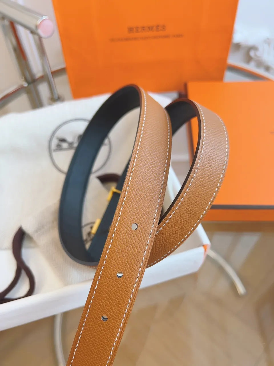 Hermes Tan Reversible Leather Belt - Hình 3