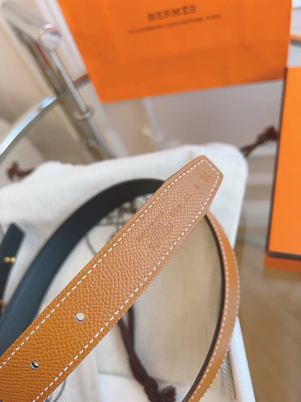Hermes Tan Reversible Leather Belt - Hình 7