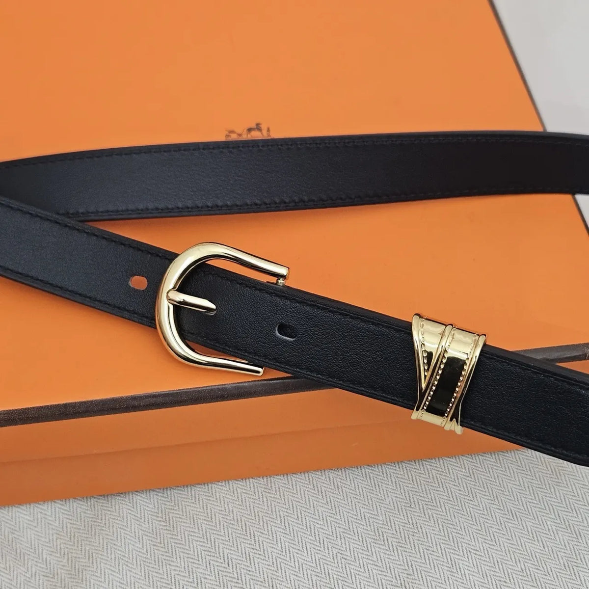 Hermes Gold Loop Leather Belt - Hình 4