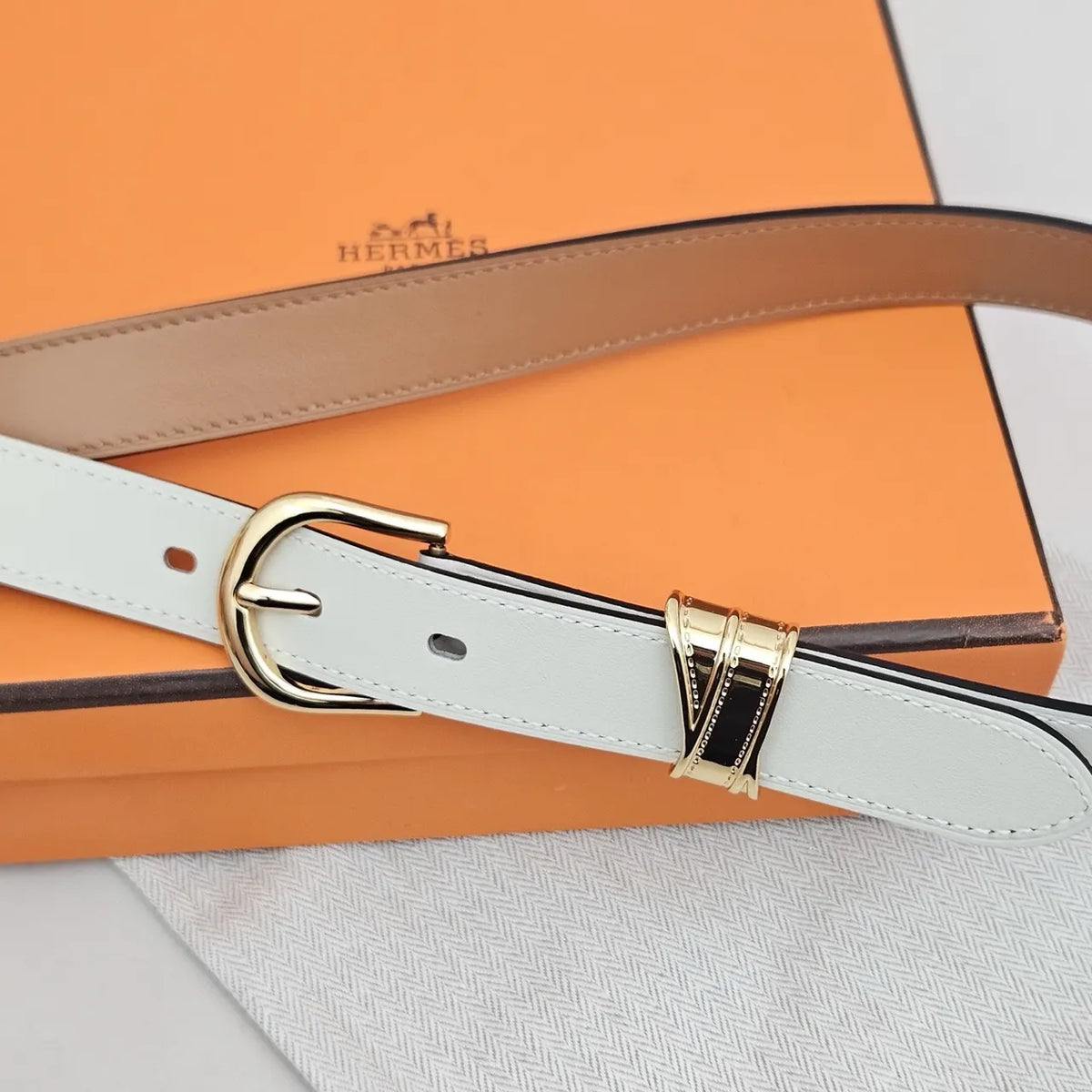 Hermes White Leather Gold Buckle Belt - Hình 4