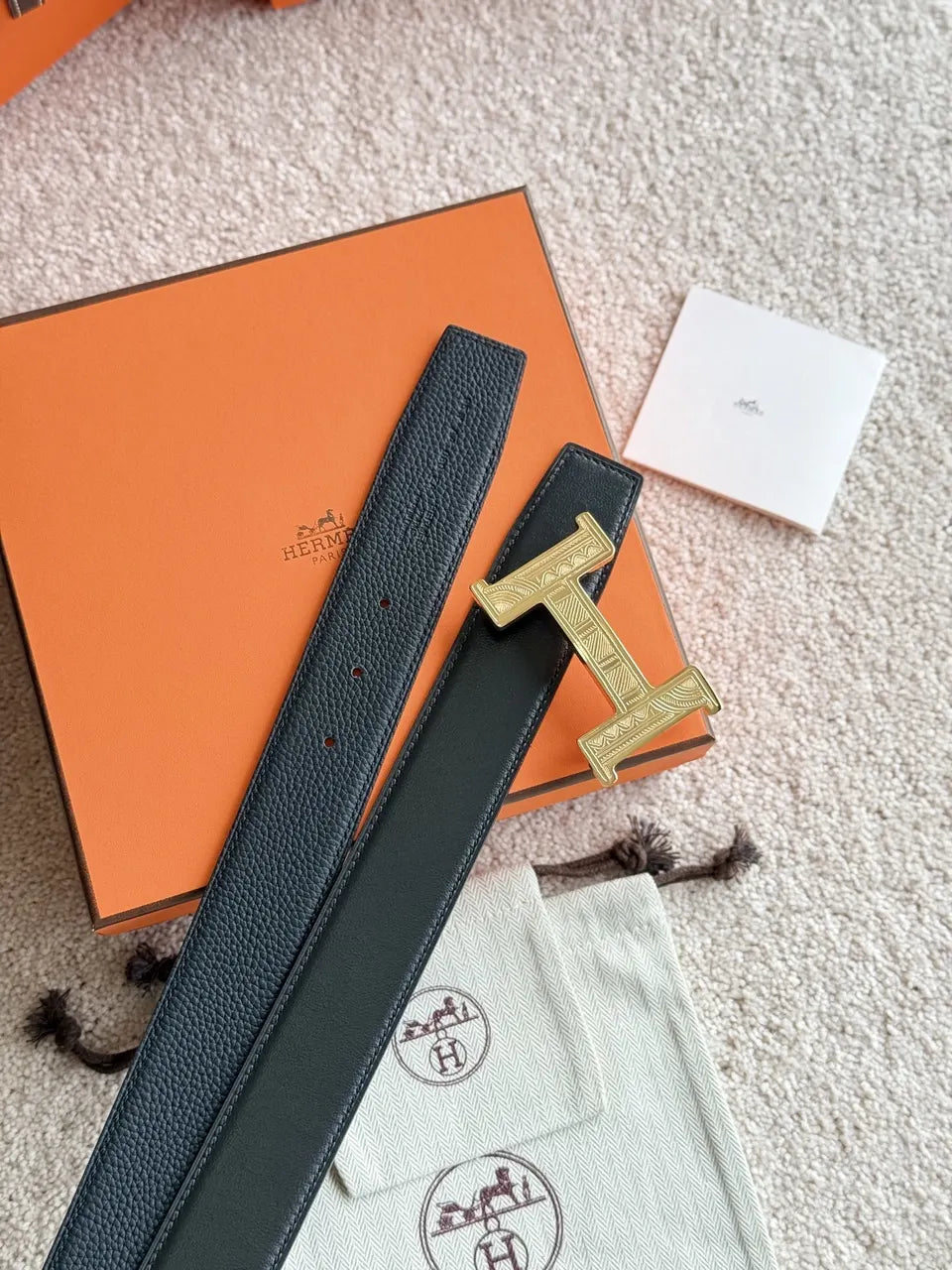 gold buckle Hermes Black Grain Leather Belt - Hình 2