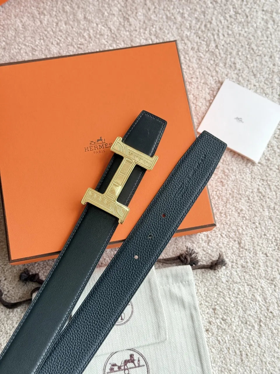 gold buckle Hermes Black Grain Leather Belt - Hình 3