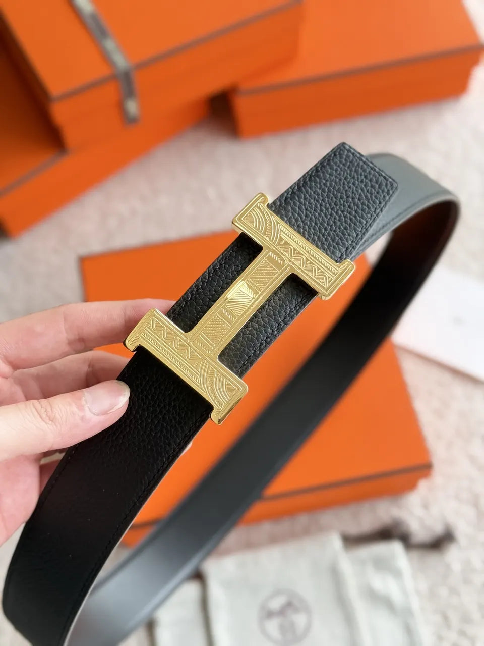 gold buckle Hermes Black Grain Leather Belt - Hình 5