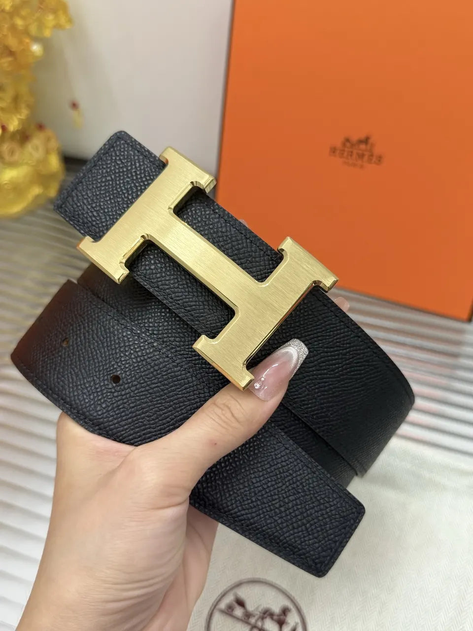 Hermes Black Leather Gold H Belt - Hình 2