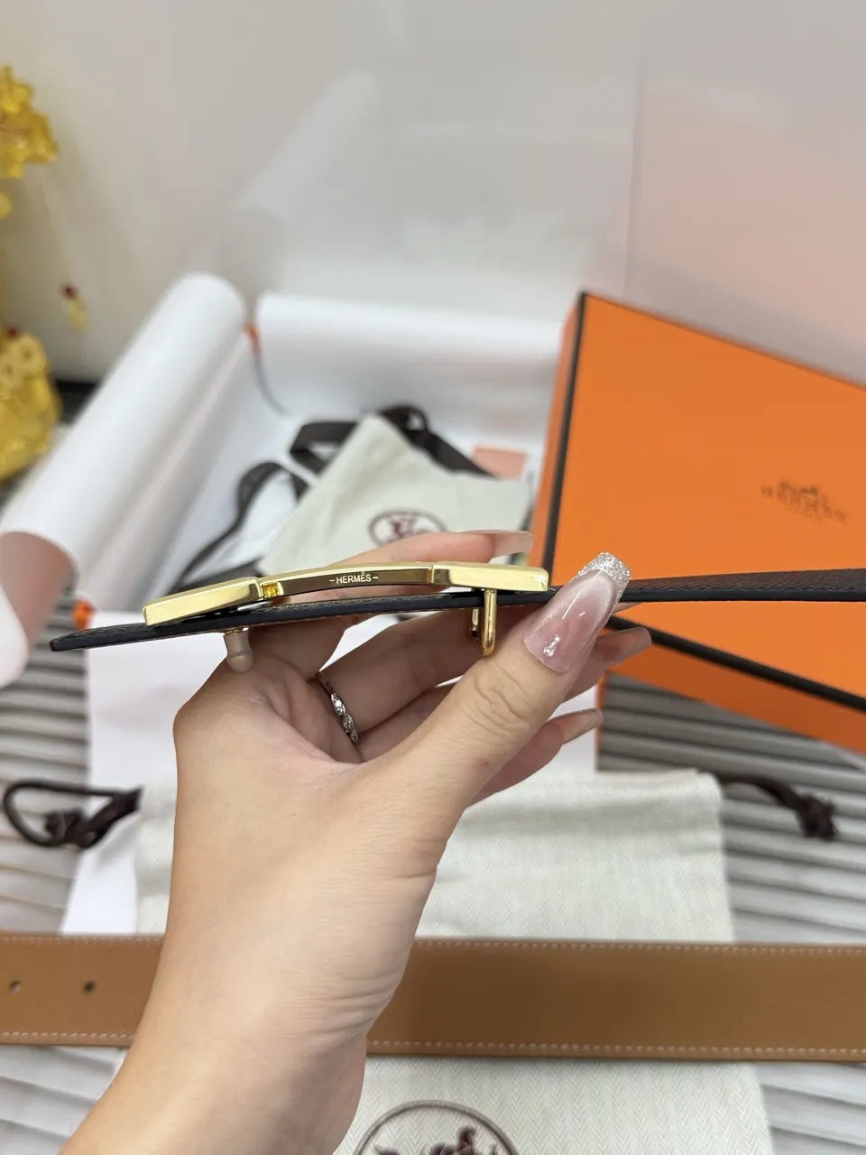 Hermes Black Leather Gold H Belt - Hình 4