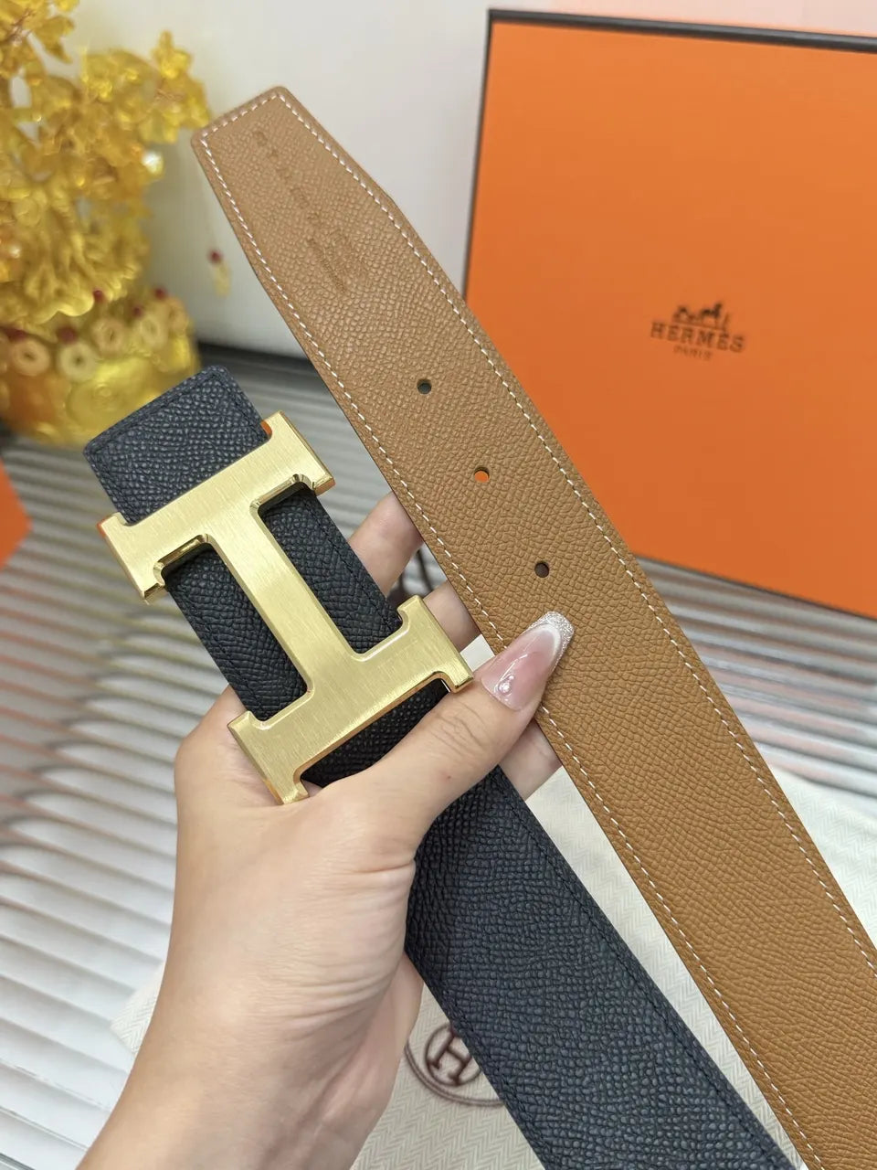 Hermes Black Leather Gold H Belt - Hình 7