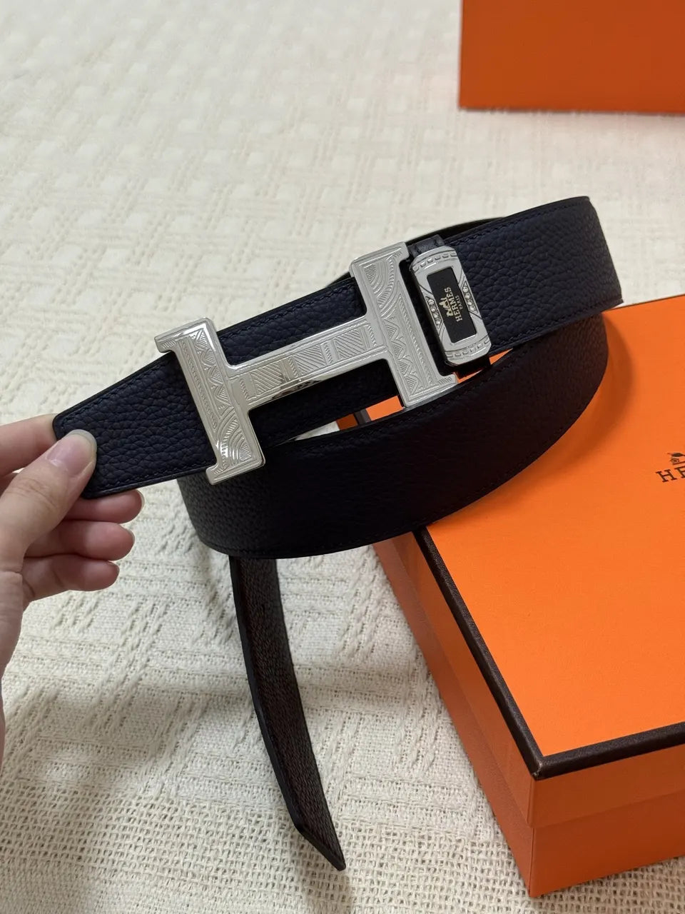 silver Hermes Black Pebbled Leather Belt - Hình 2