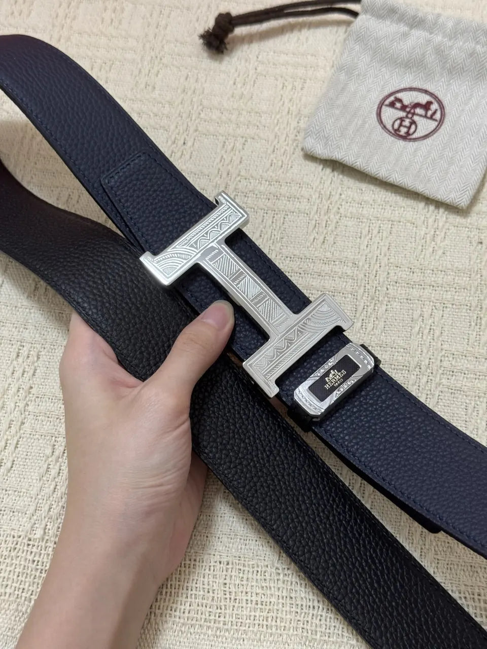 silver Hermes Black Pebbled Leather Belt - Hình 7