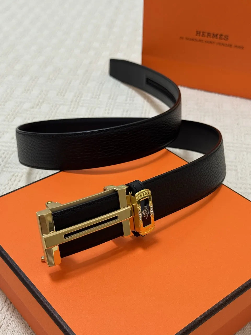 Hermes Black Grained Leather Belt - Hình 4