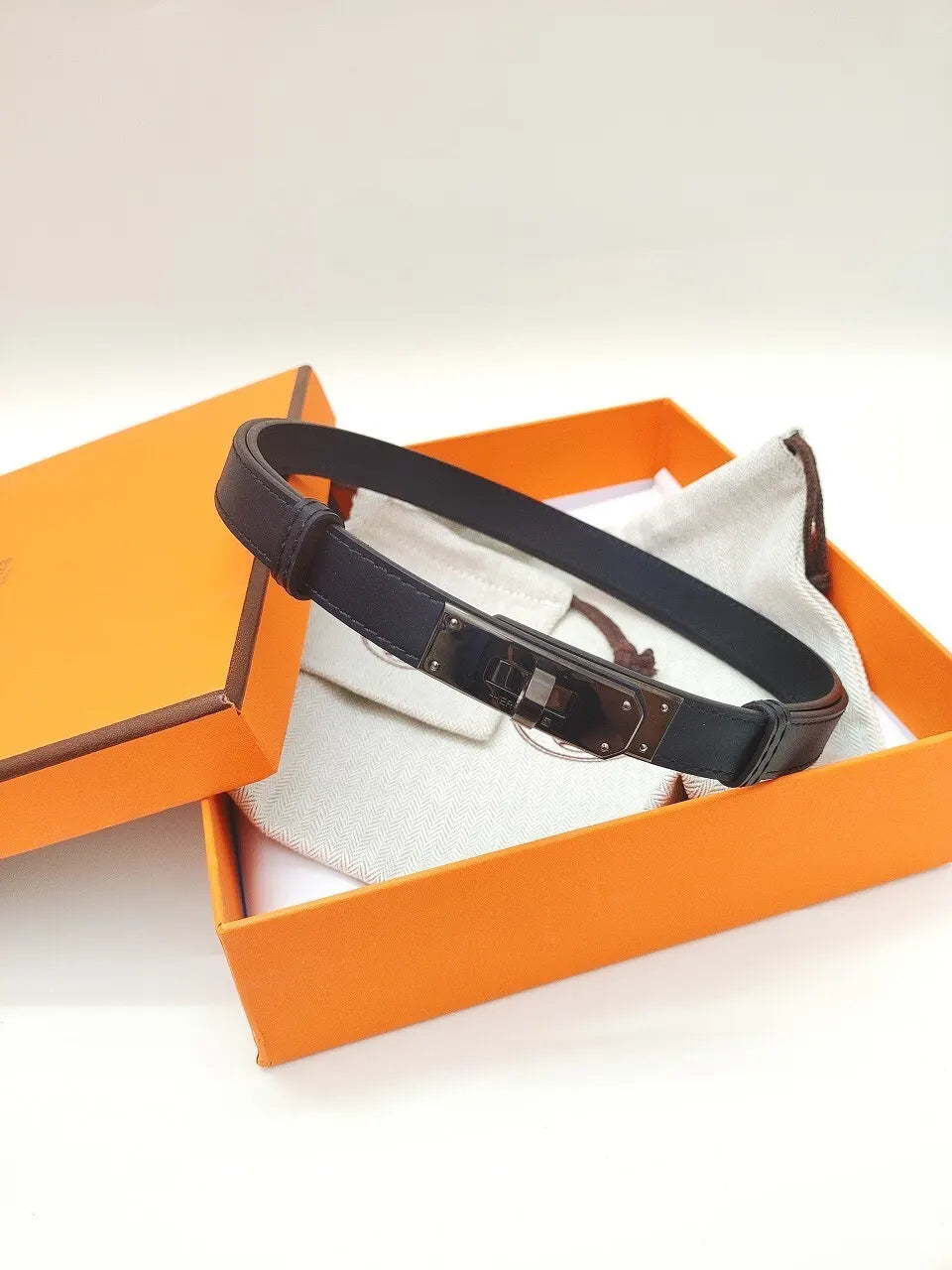 Hermes Black Leather Kelly Belt - Hình 2