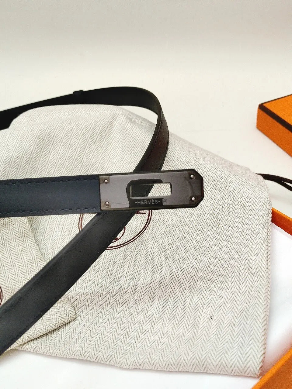 Hermes Black Leather Kelly Belt - Hình 4