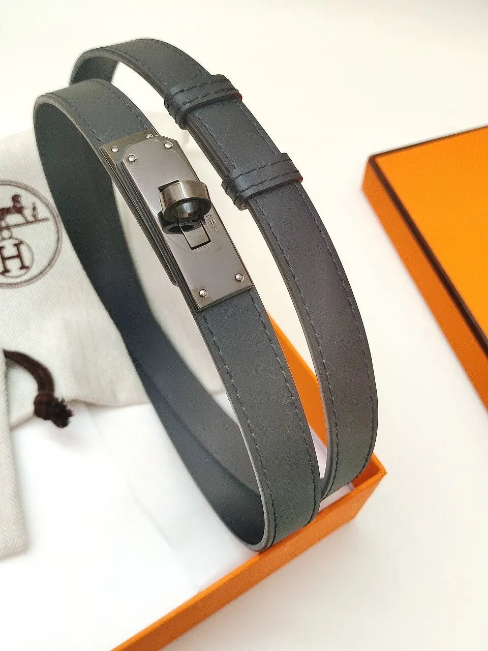 Hermes Black Leather Kelly Belt - Hình 5