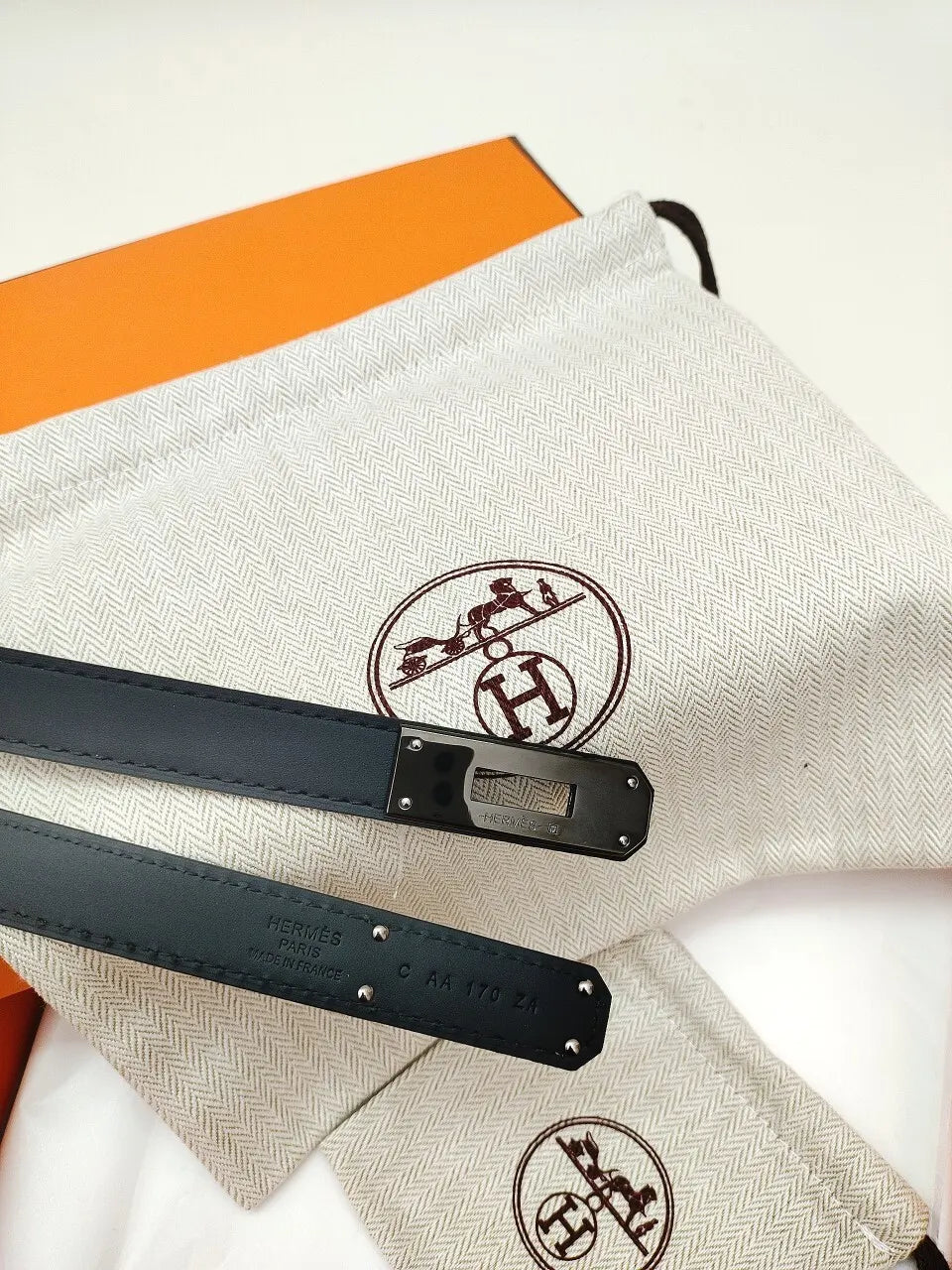 Hermes Black Leather Kelly Belt - Hình 6