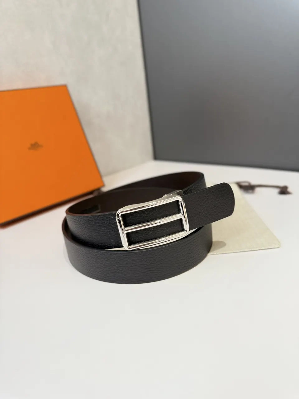 silver Hermes Matte Black Leather Belt - Hình 2