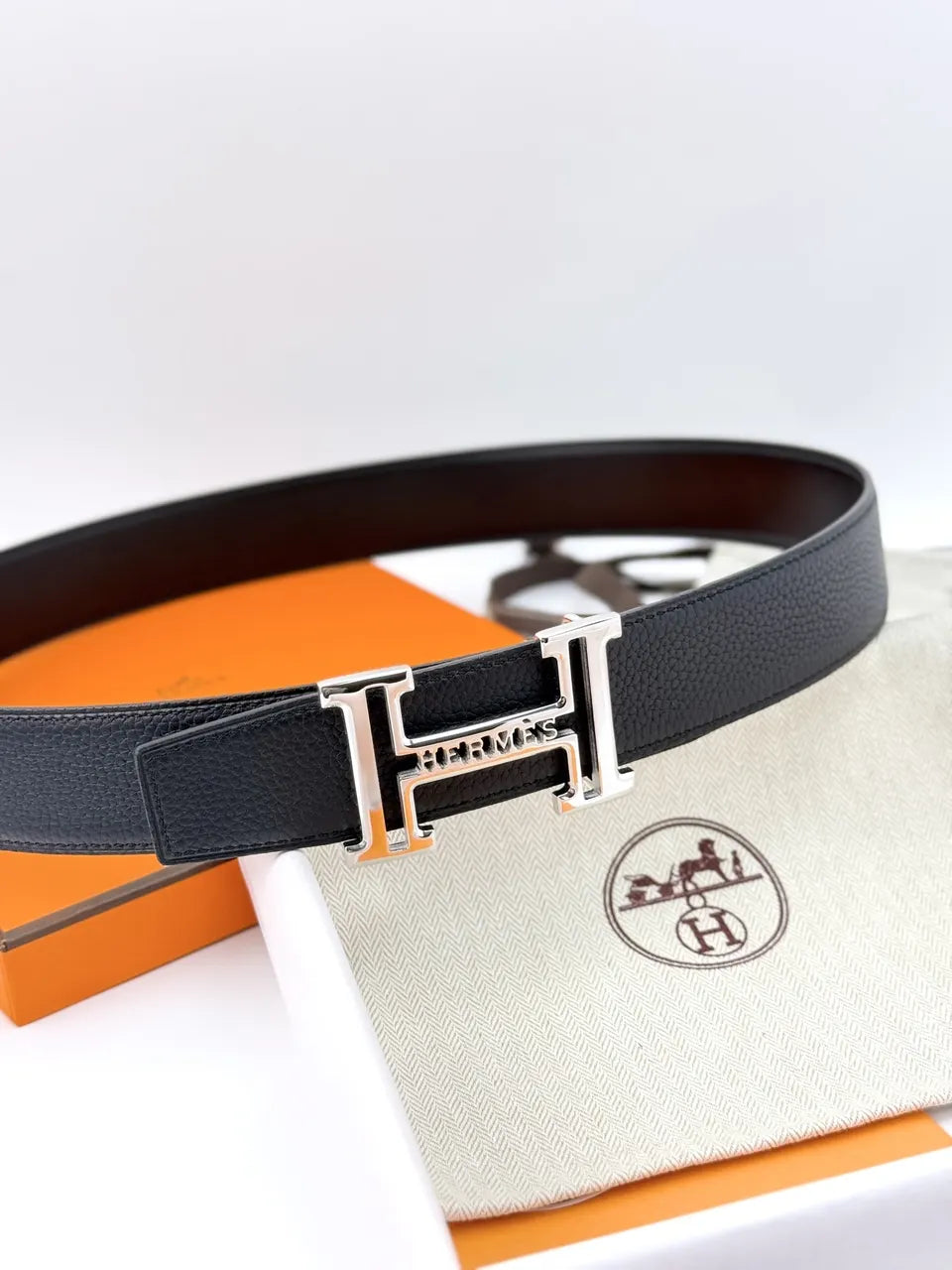 Hermes Matte Black Leather Belt - Hình 2