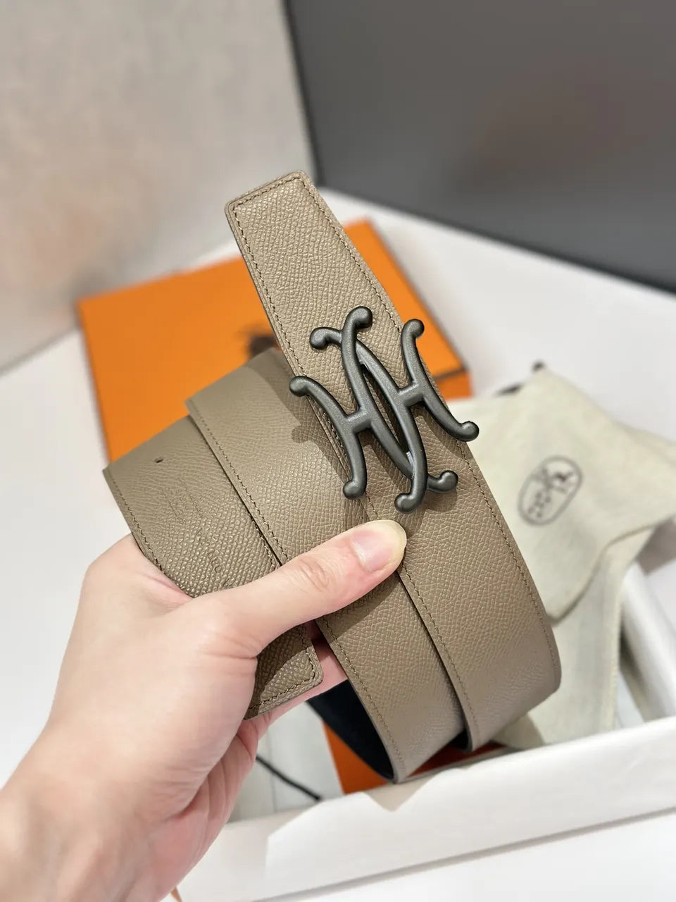 Hermes Reversible Black/Taupe Belt - Hình 5