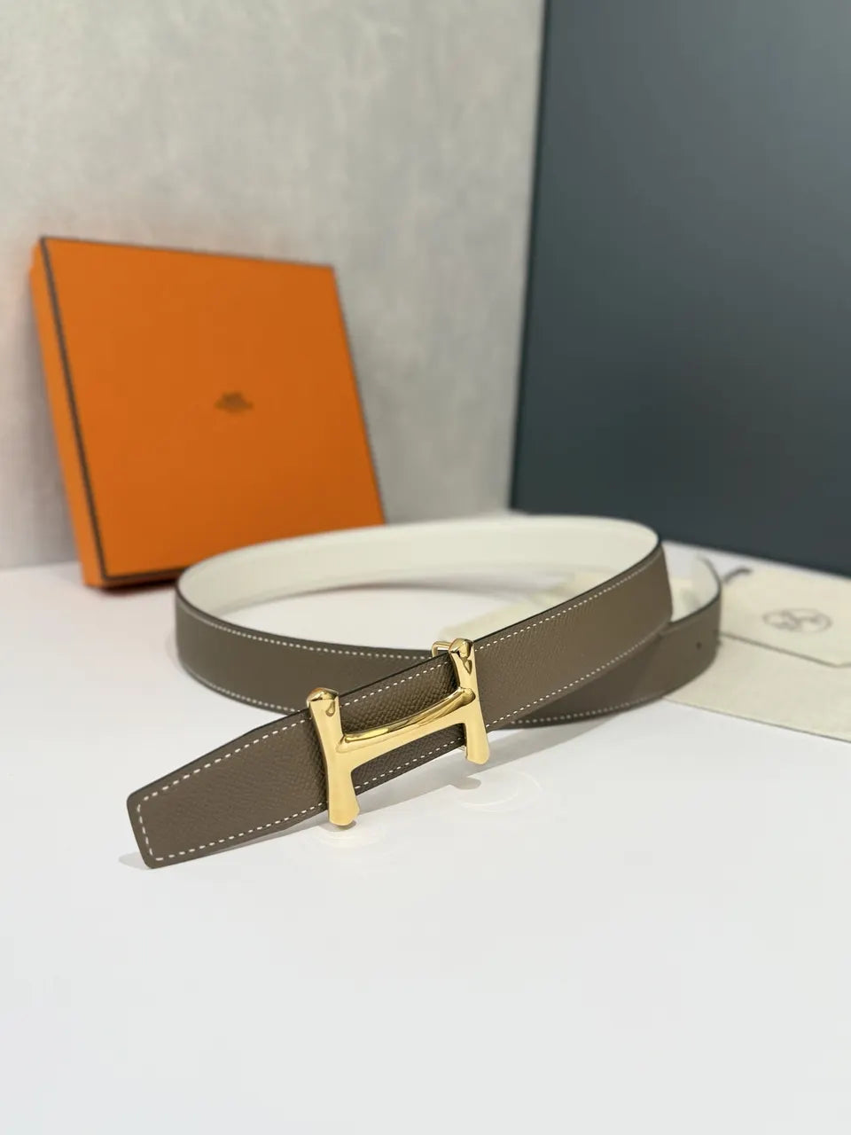 Hermes Reversible Leather Belt - Hình 2