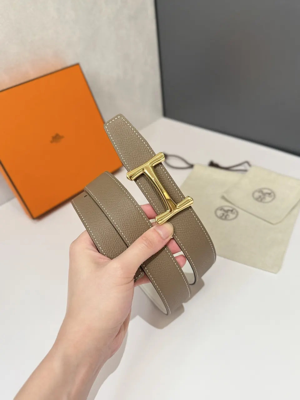 Hermes Reversible Leather Belt - Hình 4