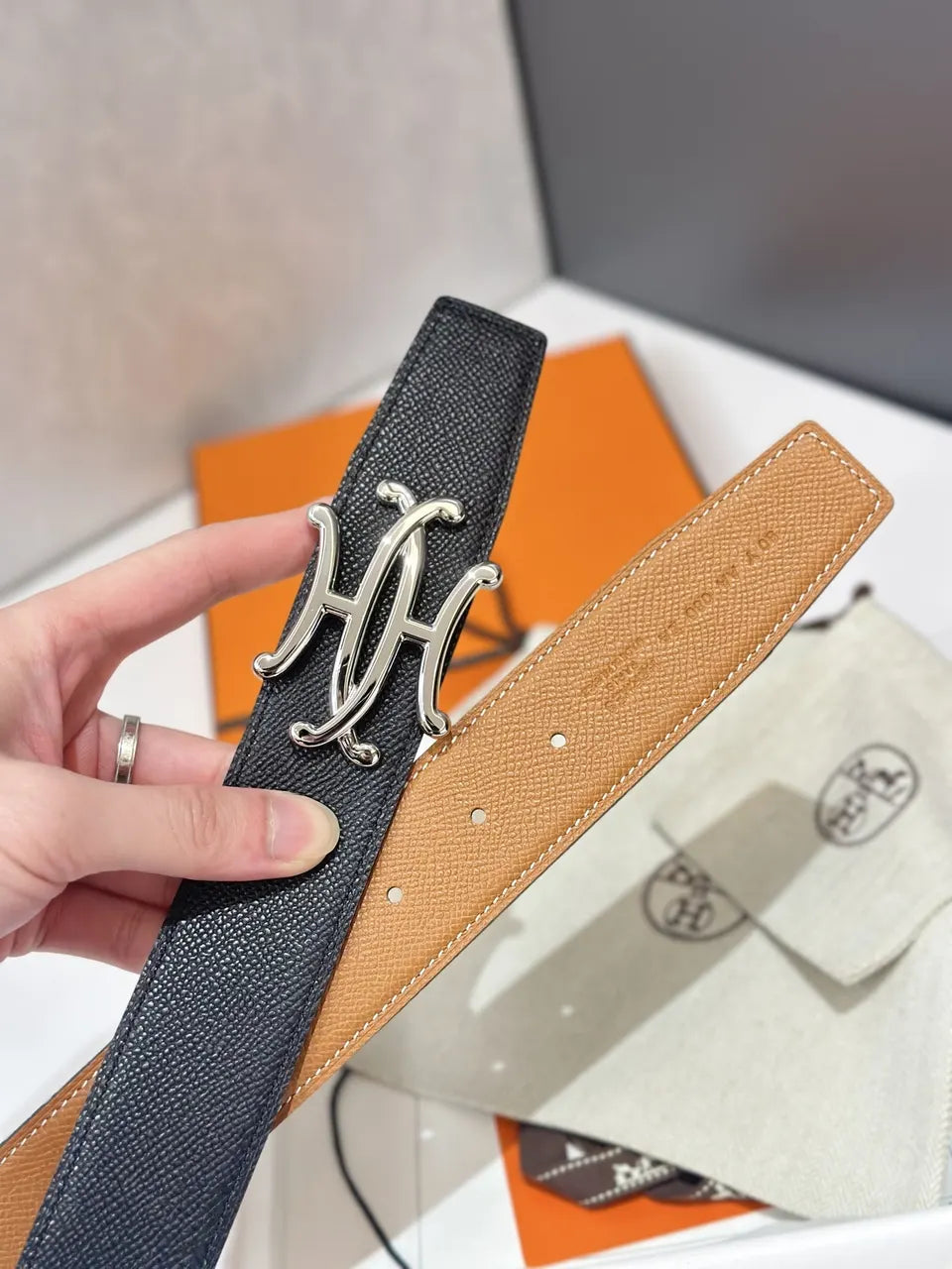 Hermes Reversible Leather Belt - Hình 2