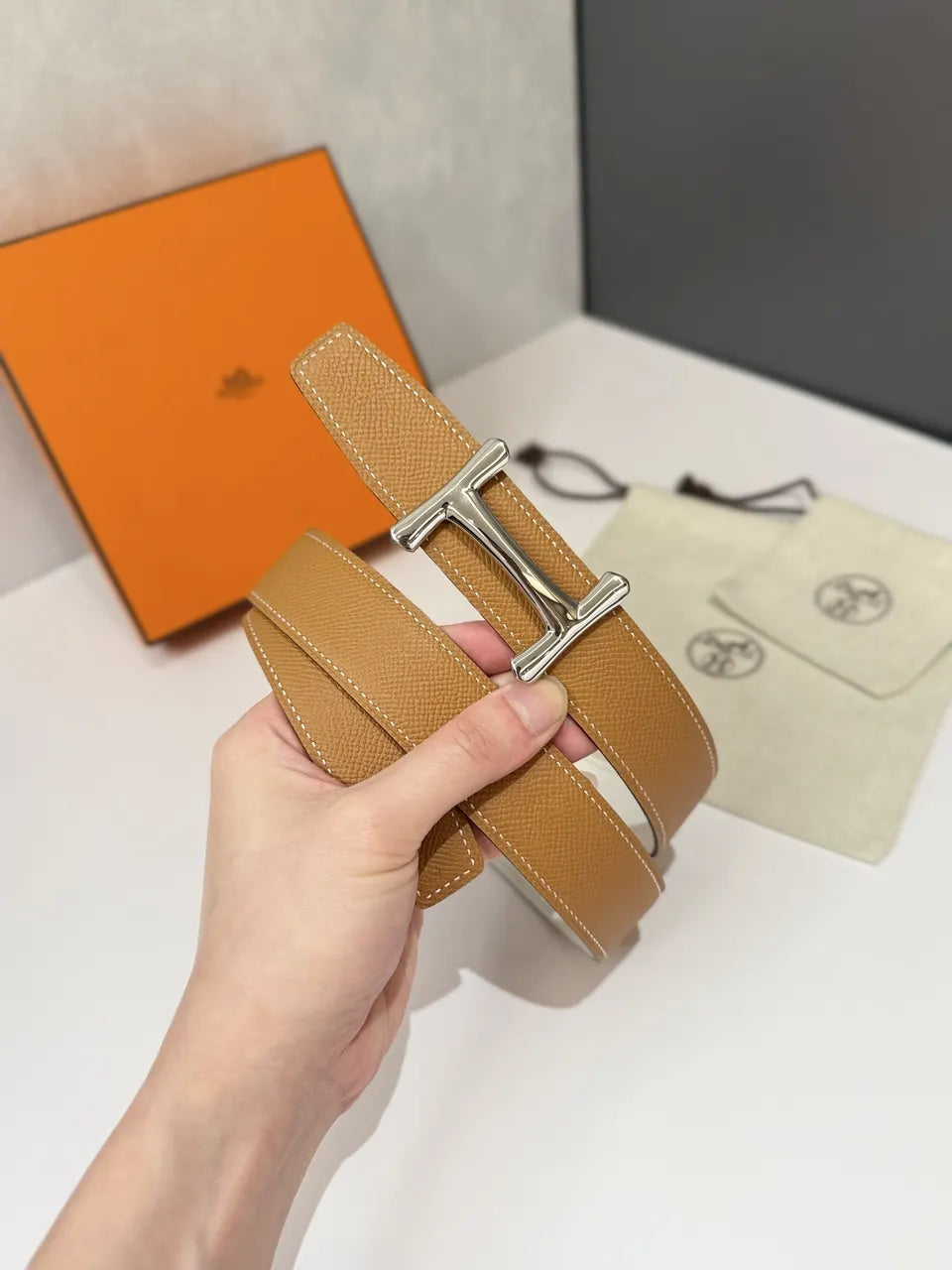 Hermes Tan Leather Reversible Belt - Hình 4