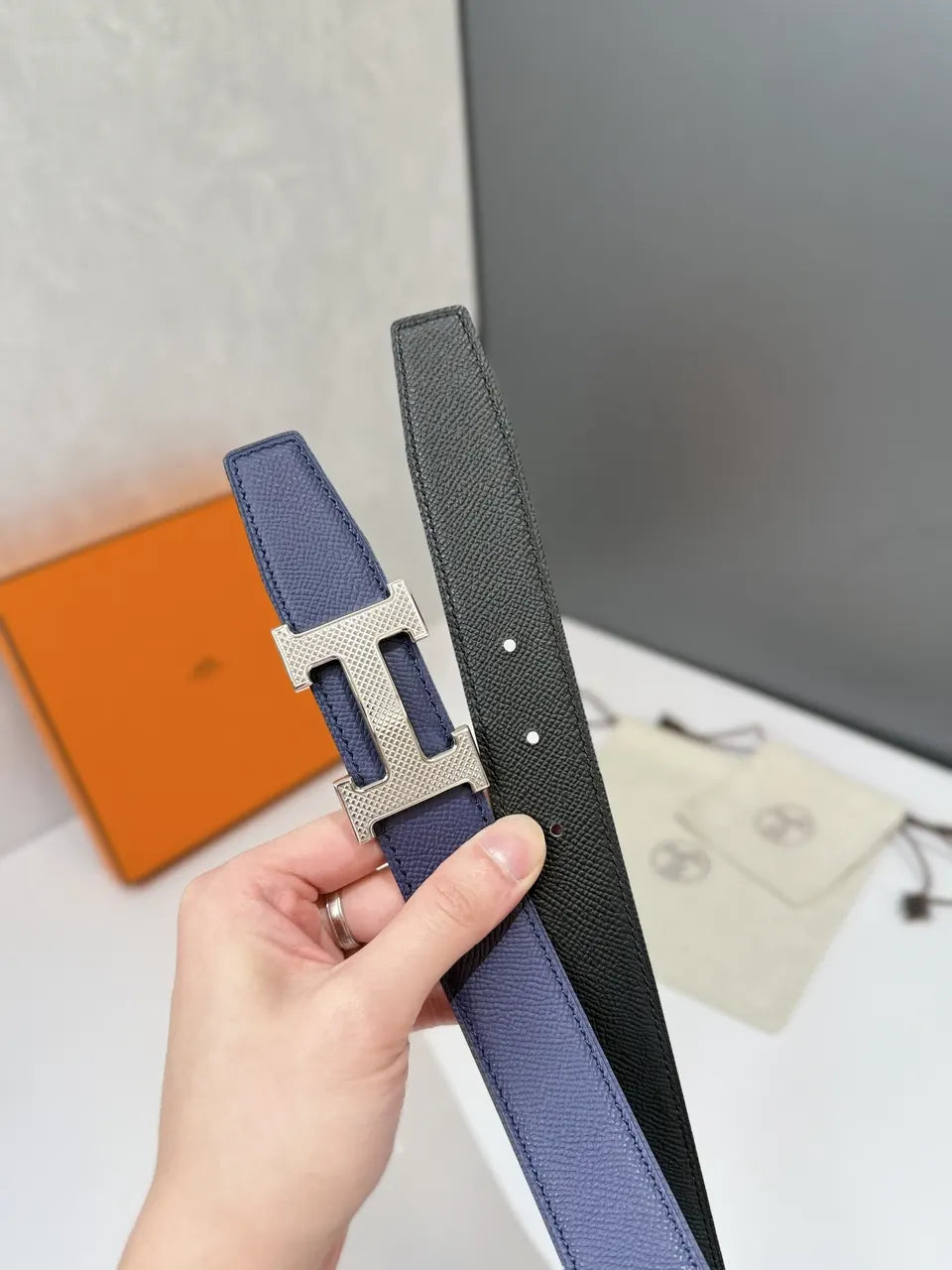 Hermès Reversible Black Leather Belt - Hình 4