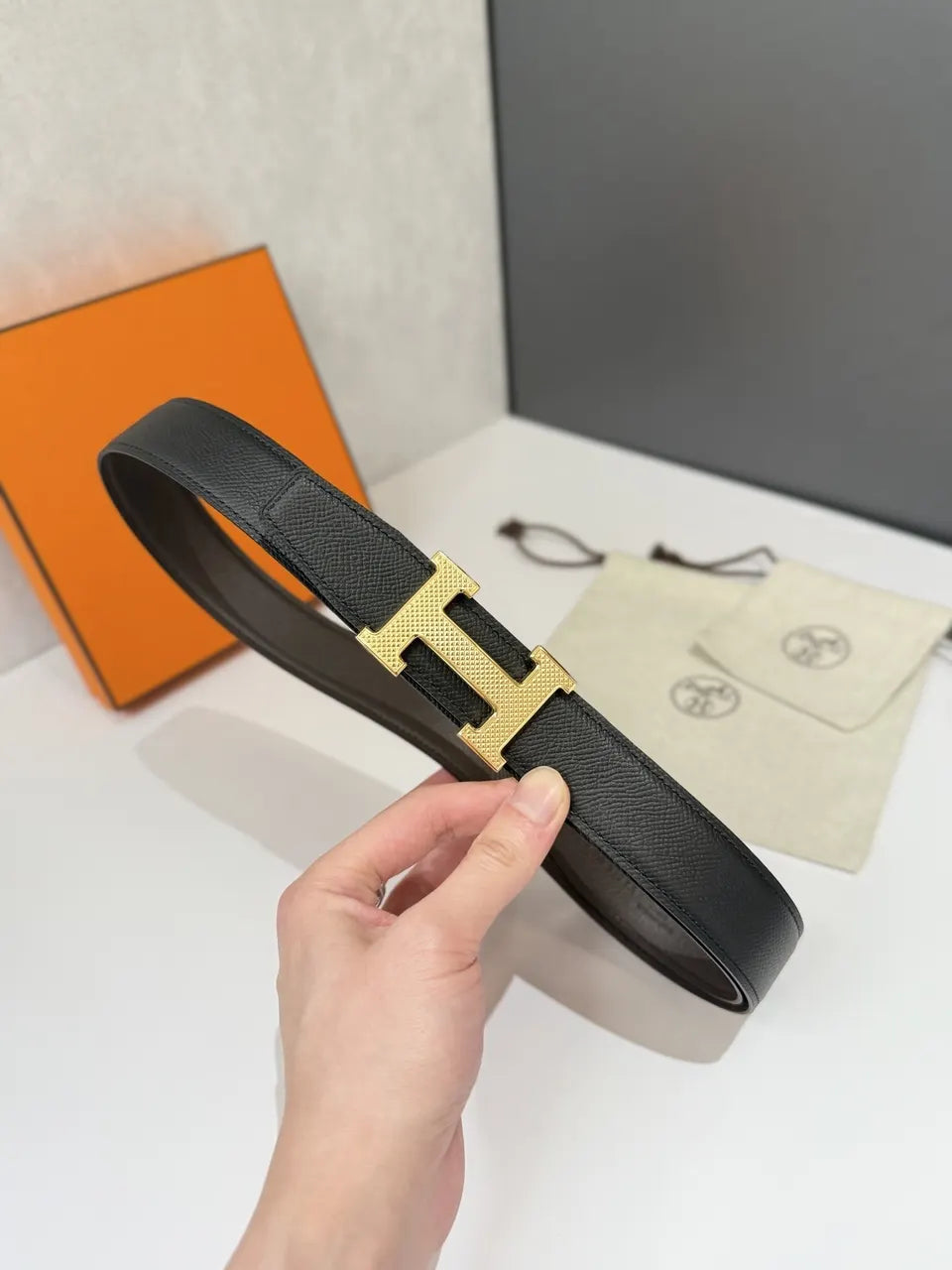 Hermès Black Leather Belt Gold H