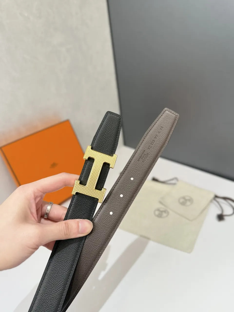 Hermès Black Leather Belt Gold H - Hình 3