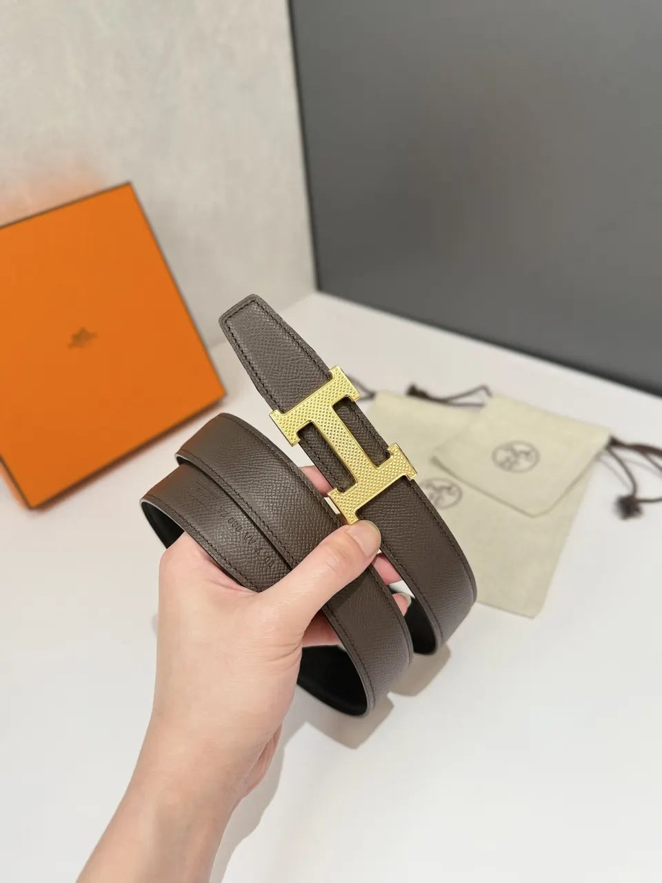 Hermès Black Leather Belt Gold H - Hình 4