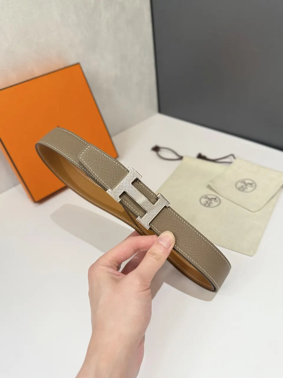 silver Hermès Taupe Leather Belt