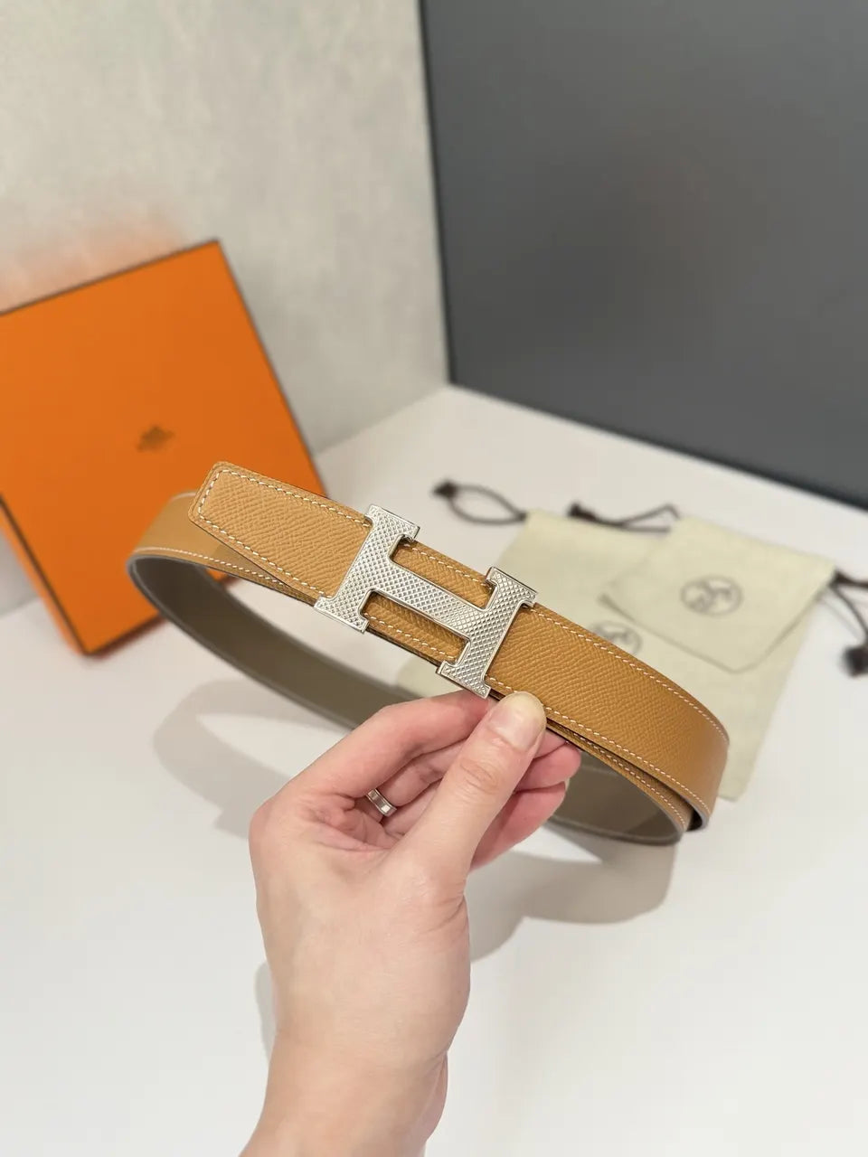 silver Hermès Taupe Leather Belt - Hình 6