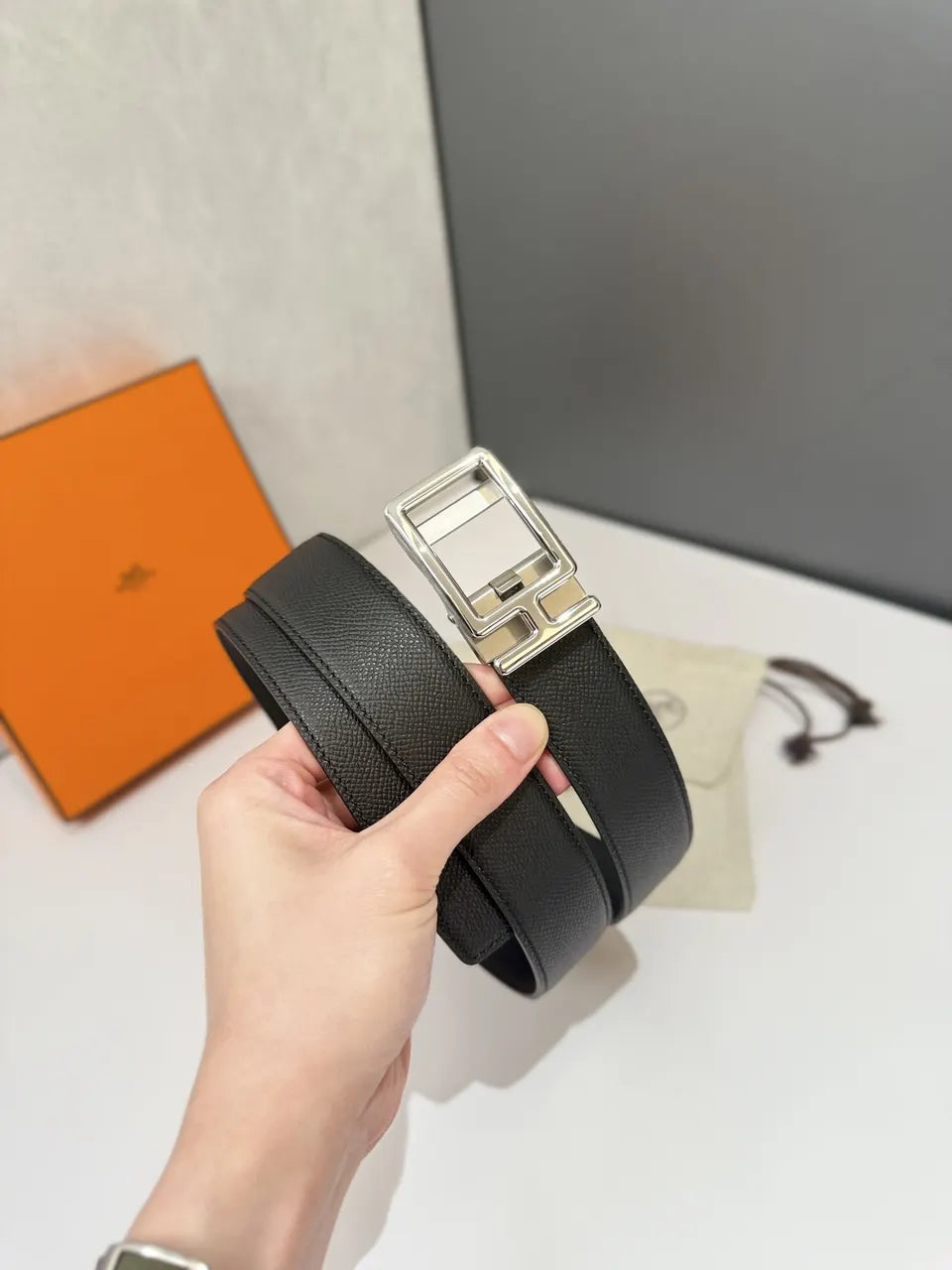 silver Hermès Black Leather Belt - Hình 2