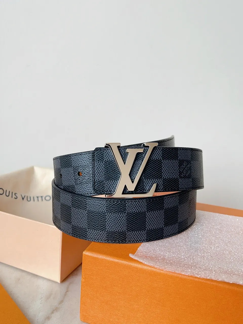 silver lv Louis Vuitton Damier Cobalt Belt - Hình 4