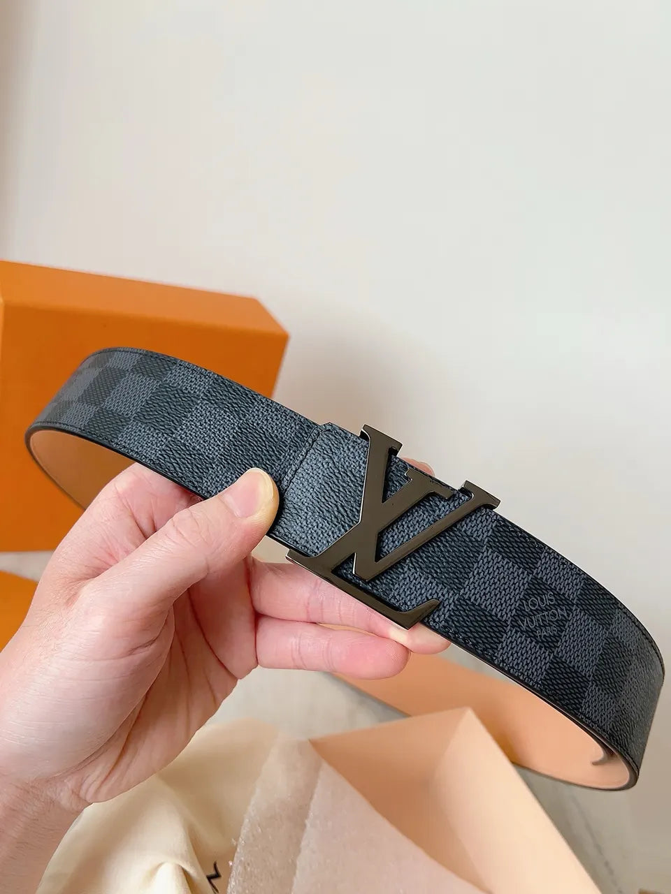silver lv Louis Vuitton Damier Cobalt Belt - Hình 7