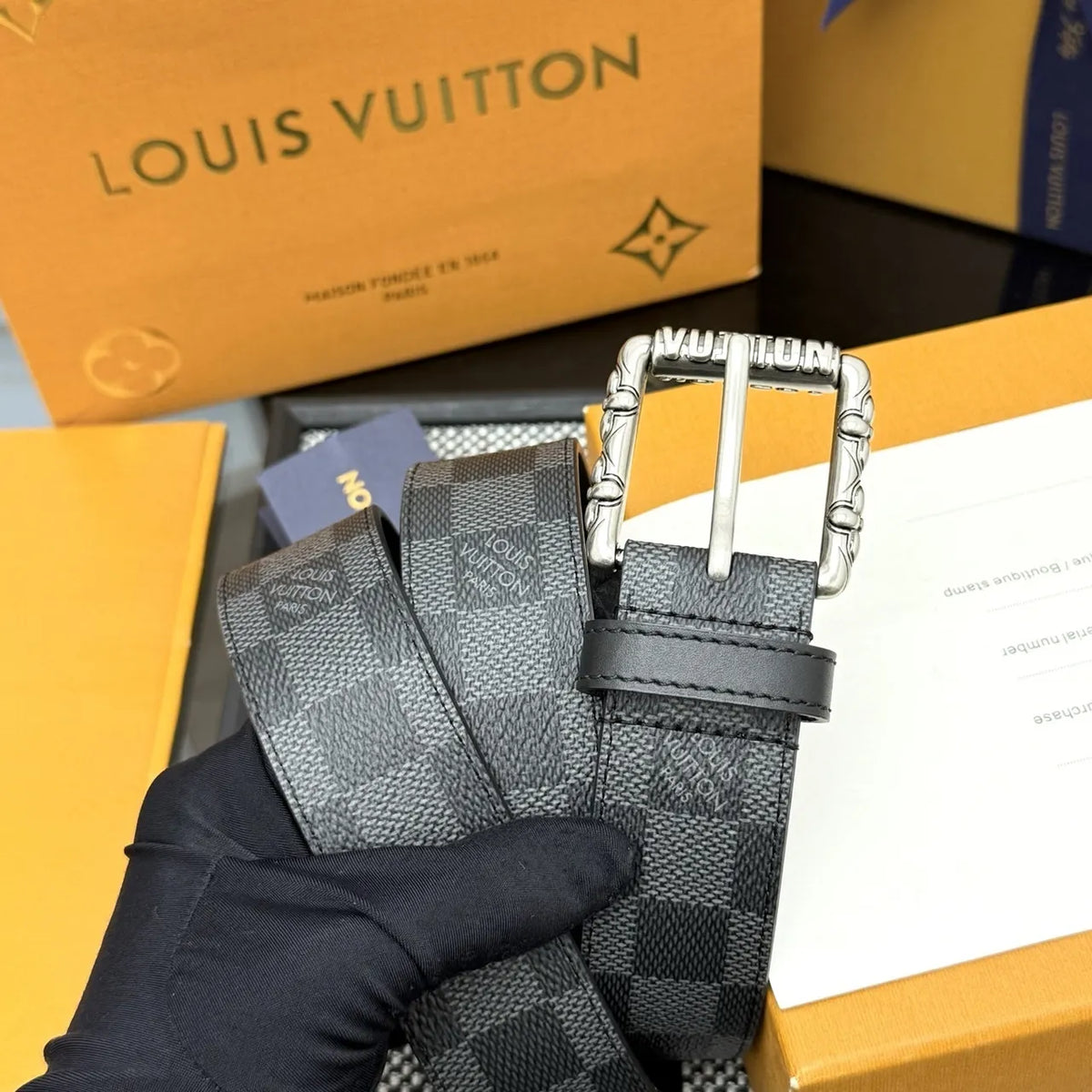 silver ornate Louis Vuitton Damier Infini Belt - Hình 3
