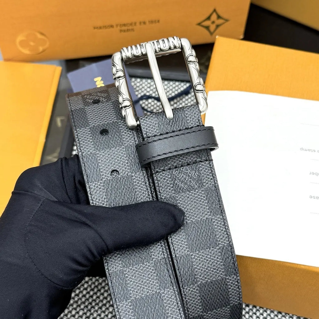silver ornate Louis Vuitton Damier Infini Belt - Hình 4