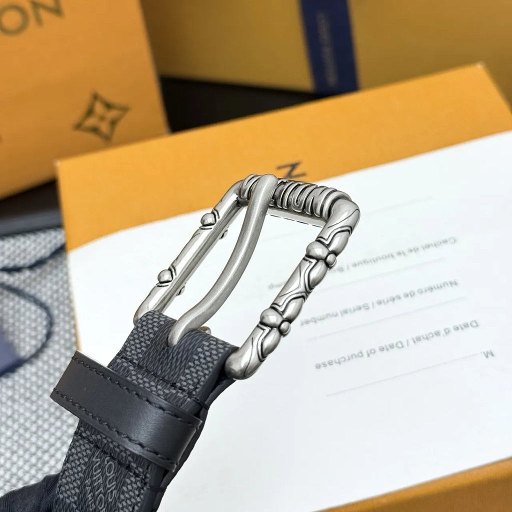 silver ornate Louis Vuitton Damier Infini Belt - Hình 7