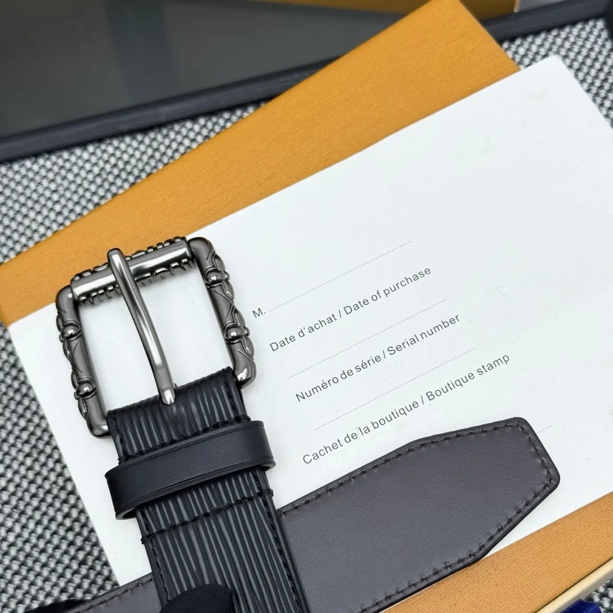 ornate Louis Vuitton Epi Leather Belt - Hình 9
