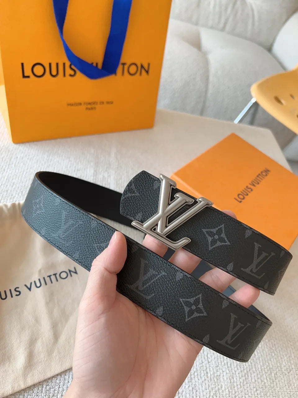 silver buckle Louis Vuitton Gray Monogram Belt - Hình 2