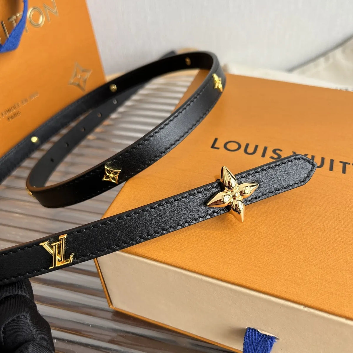 Louis Vuitton Black Leather Star Belt - Hình 2