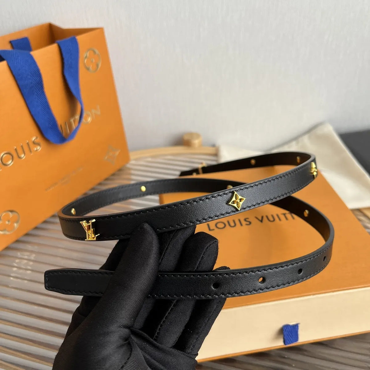 Louis Vuitton Black Leather Star Belt - Hình 3