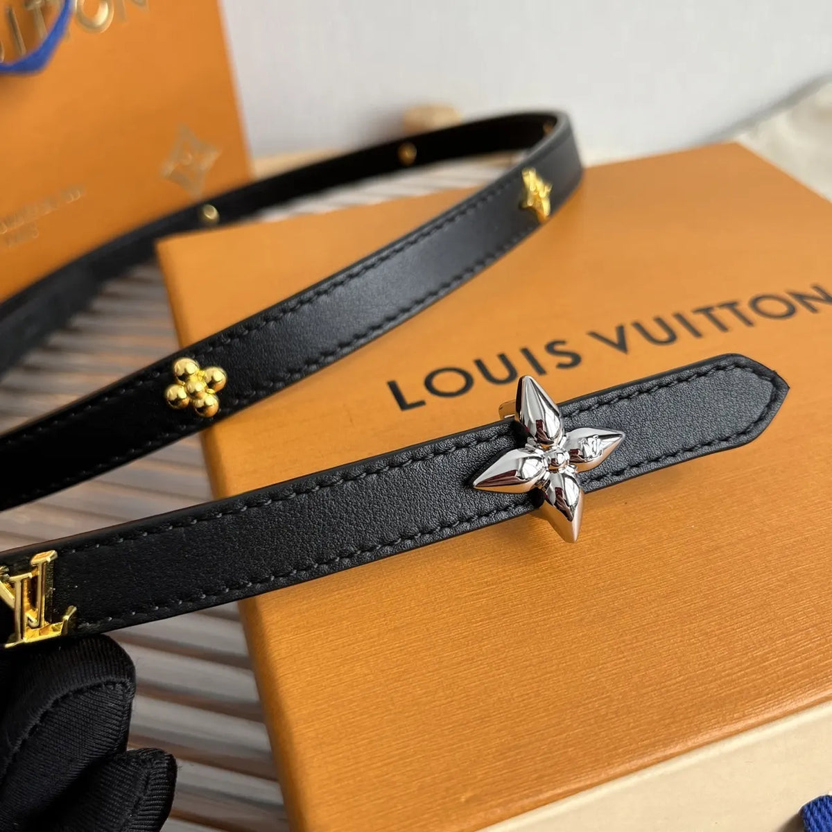 Louis Vuitton Black Leather Star Belt - Hình 2