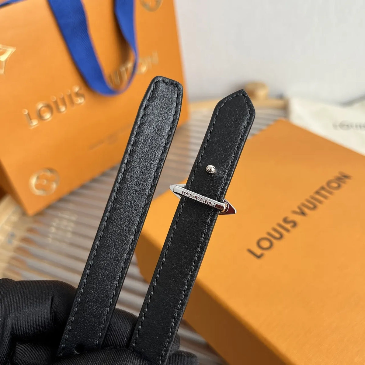Louis Vuitton Black Leather Star Belt - Hình 6