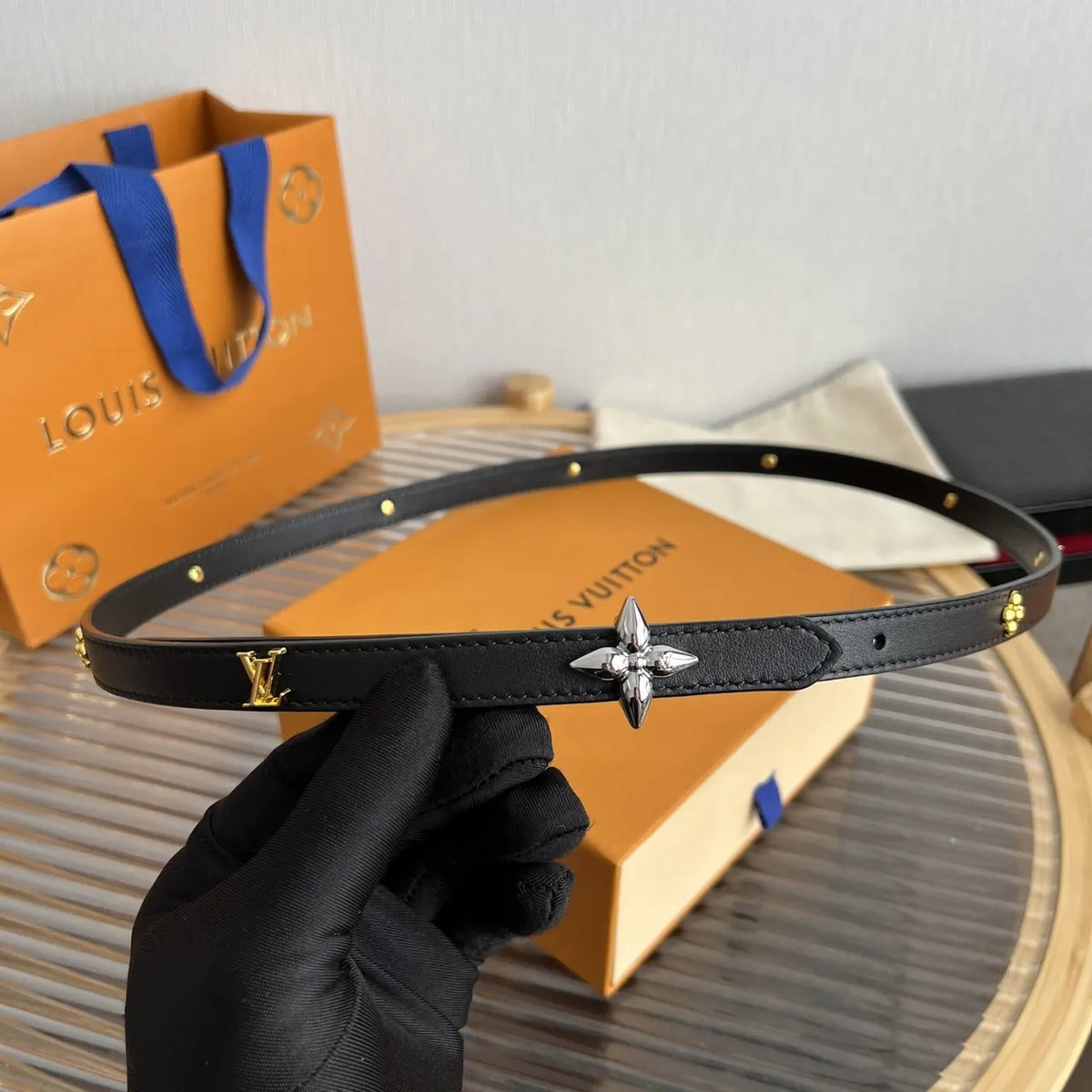 Louis Vuitton Black Leather Star Belt - Hình 8
