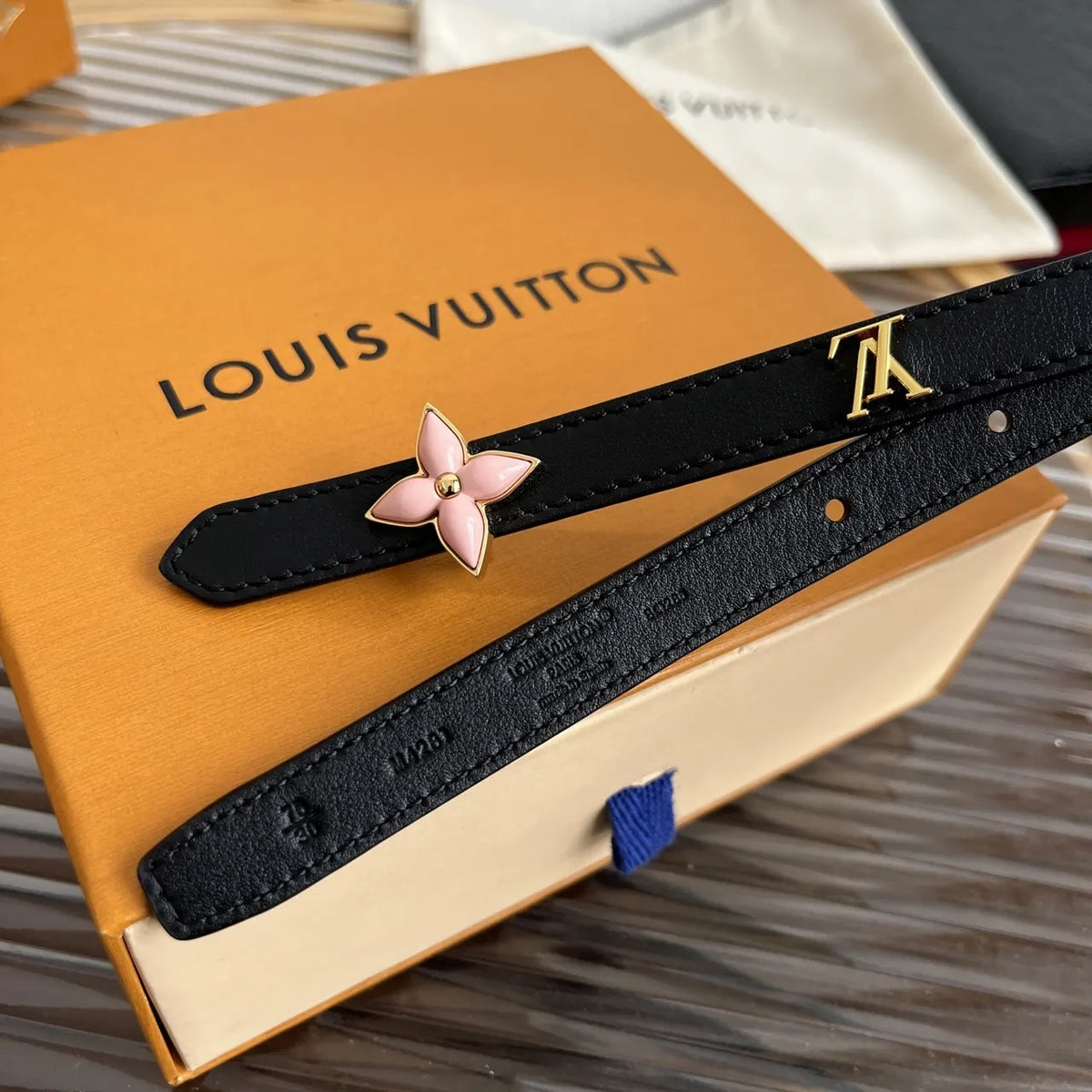 pink Louis Vuitton Black Leather Belt - Hình 4