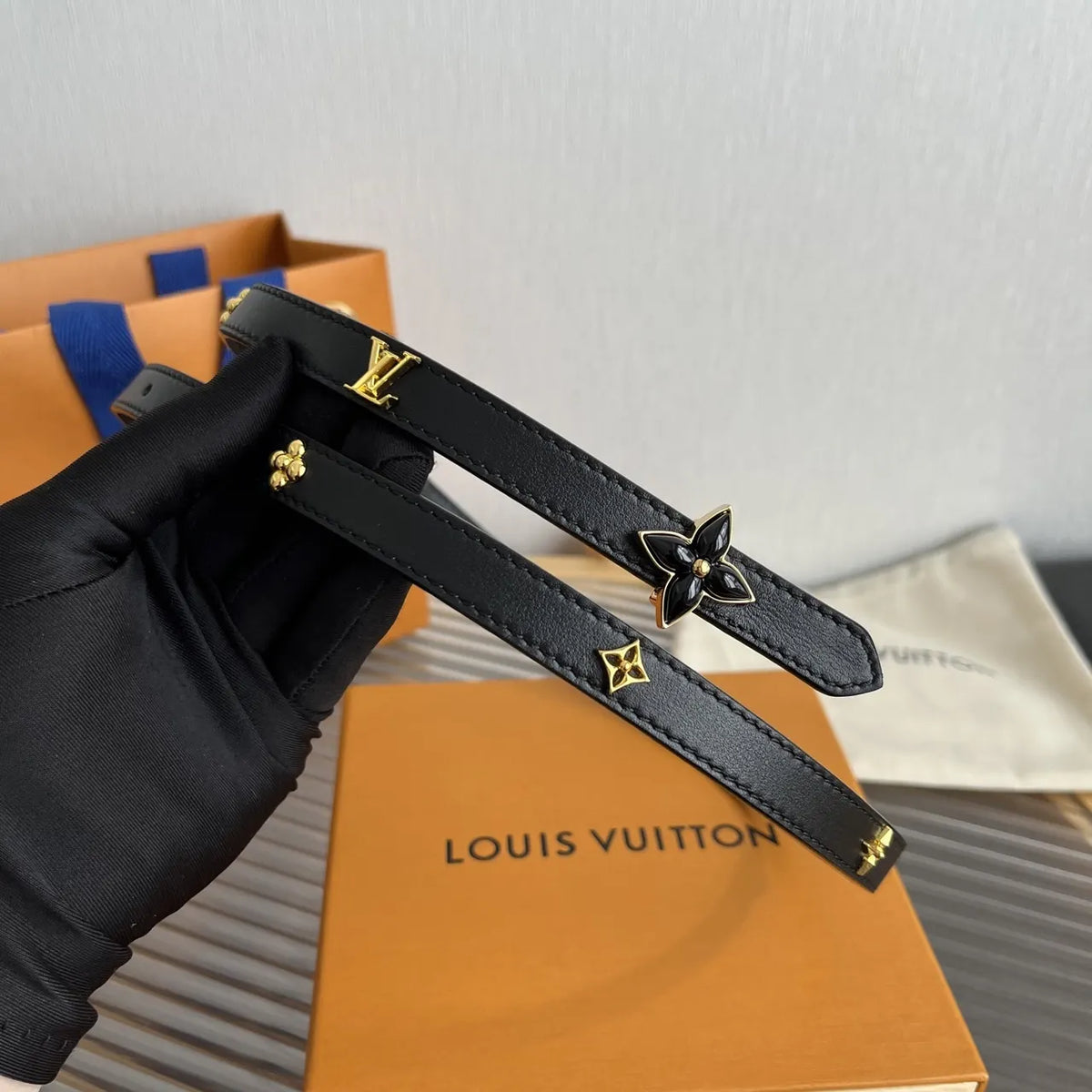 Louis Vuitton Skinny Black Leather Belt gold - Hình 8